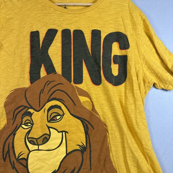 Disney Lion King Shirt Mens XL Yellow KING Graphic Tee T-Shirt Movie Top - Picture 3 of 11